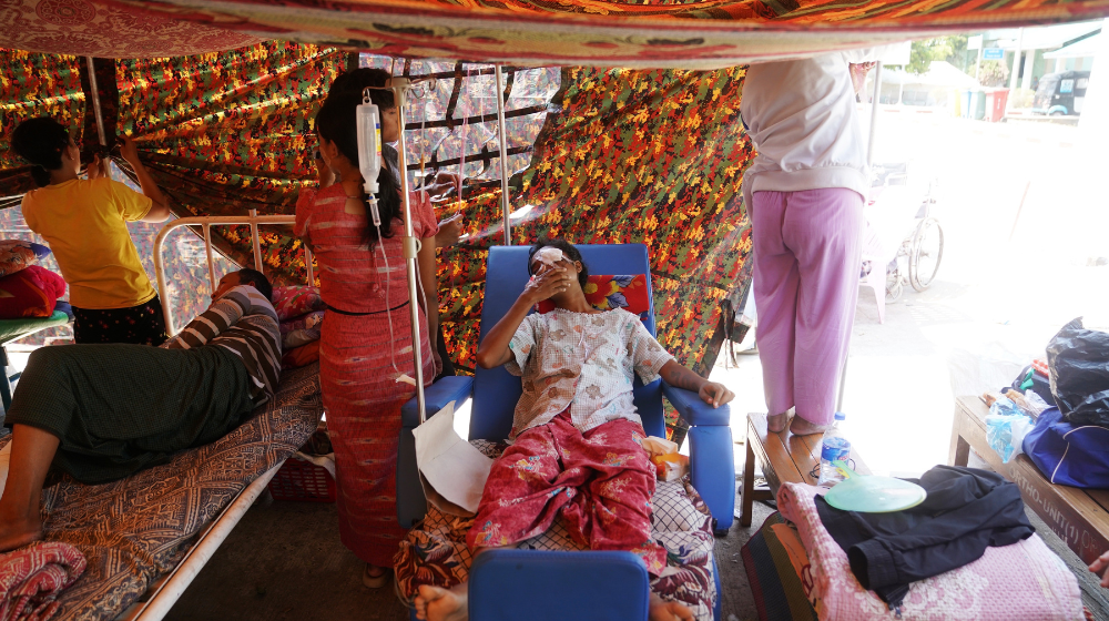 « Tout s’est écroulé en quelques secondes » : au Myanmar, femmes et filles ont besoin d’une aide d’urgence après une séisme catastrophique